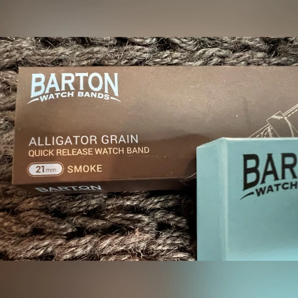 J024. New in box Burton watchbands alligator grain 21mm Smoke